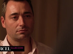 Tussi, Grosse titten, Braunhaarige, Vollbusig, Hundestellung, Erotisch, Handjob, Strümpfe