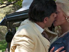 Grosse bite, Gros seins, Blonde, Tir de sperme, De plein air, Rétro ancien