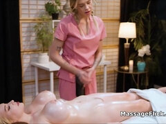69, デカパイ, 巨乳な, 指いじり, レズビアン, マッサージ, オイル, ポルノスター
