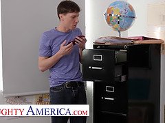 Amerikanisch, Grosser schwanz, Grosse titten, Blasen, Hd, Lingerie, Strümpfe, Student