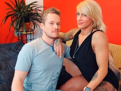 Большая жопа, Блондинки, Ласковые ручки, Секс без цензуры, Милф, От первого лица, Чулки, Тату