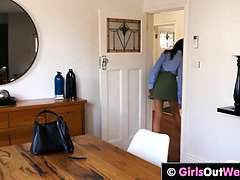 Enthousiasteling, Gezichtzitten, Vingeren, Hd, Lesbisch, Likken, Orgasme, Tieten likken