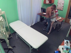 18 jaar, Pijpbeurt, Sperma shot, Lul, Verpleegster, Kut duiken, Realiteit, Tiener