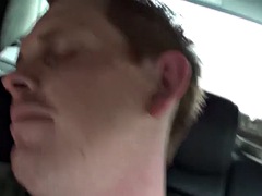 Enthousiasteling, Grote mammen, Bruinharig, Hardcore, Masturbatie, Rijpe lesbienne, Openbaar, Tiener