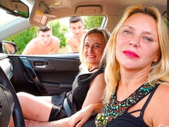 Slaapkamer, Grote kont, Grote lul, Blond, Pijpbeurt, Hondjeshouding, Kwartet, Rijpe lesbienne