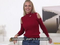 Amateur, Gros seins, Sucer une bite, En levrette, Doigter, Masturbation, Bureau, Chatte