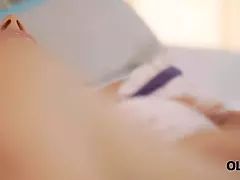 Brunette brune, Attrapée, Hd, Hongroise, Masturbation, Rasée, Adolescente, Nénés