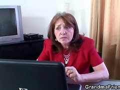 Tschechisch, Kehlenfick, Oma, Reif, Büro, Realität, Flotter dreier