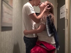 18 jaar, Aziatisch, Lieveling, Grote mammen, Blond, Eerste keer, Japaans, Gezichtspunt