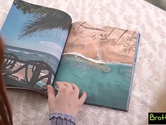 Blond, Sperma in mond, Vrouw, Orgasme, Klein, Zuigen, Tieten likken, Uniformpje