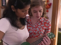 Gros seins, Blonde, Brunette brune, Noir ébène, Poilue, Hd, Interracial, Lesbienne