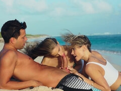 Blonde, Sucer une bite, En levrette, Hd, Léchez, Seins naturels, De plein air, Chatte