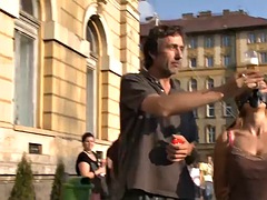 Lieveling, Grote mammen, Blond, Rondborstig, Hardcore, Openbaar, Roemeense