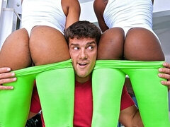 18 летние, Большой член, Член, Собачьи, Черненькие, Две девушки, Натуральные сиськи, Молоденькие