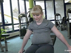 Gros cul, Blonde, Fétiche, Lactation, Lesbienne, Monstre, Seins naturels, Bureau