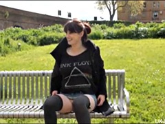 Tussi, Britisch, Flashen, Flexibel, Milf, Orgasmus, Im freien, Öffentlich