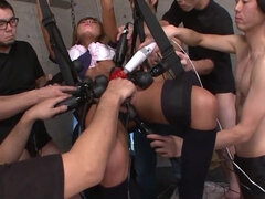 18 ans, Bondage, Doigter, Japonaise, Orgasme, Gicler, Nénés, Jouets