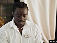 Grote lul, Zwart, Pijpbeurt, Bruinharig, Sperma in gezicht, Interraciaal, Masseren, Masturbatie