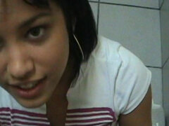 Cuarto de baño, Culo grande, Morena, Corridas, Corridas faciales, Latina, Tetas naturales, Pov