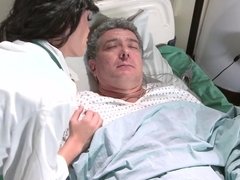 Braunhaarige, Besamung, Arzt, Hd, Geld, Abendanzug, Weibliche ejakulation, Uniform