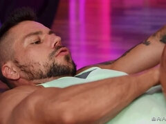 Culo grande, Morena, Enorme, Músculo, Tetas naturales, Realidad, Montar, Afeitado