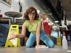 Culo grande, Tetas grandes, Lamidas, Lencería, Masturbación, Madres para coger, Strapon, Estriptis