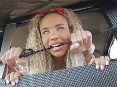 Arsch, Blasen, Auto, Schwarz, Handjob, Rock, Entkleiden, Jungendliche (18+)