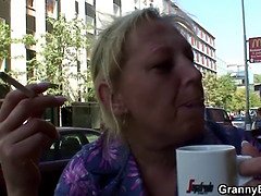 Grote mammen, Pijpbeurt, Oudere vrouw, Diep in de keel, Lul, Masturbatie, Rijpe lesbienne, Moeder