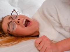 In den arsch, Hundestellung, Fingern, Freundin, Handjob, Hardcore, Patschen, Strümpfe