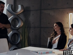 Arabe, Queue, Femme dominatrice, Poilue, Mature, Chatte, Tatouage, Nénés