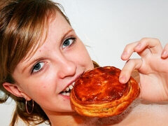 Leie, Bad, Grosser schwanz, Blasen, Natürlichen titten, Dürr, Jungendliche (18+), Titten