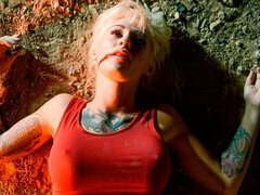 お尻, ブロンド, フェラチオ, バック, 手コキする, オマンコ, タトゥー, ティーン