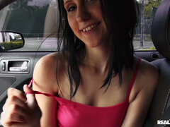 Culo, Coche, Tacones, Tetas naturales, Al aire libre, Coño, Falda, Nalgadas