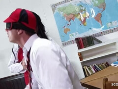 Жопа, Минет, Семяизвержение, Очки, На публике, Киски, Учитель, Сиськи