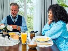 Rubia, Penetracion con dedos, Tacones, Lamidas, Masturbación, Afeitado, Estriptis, Tetas