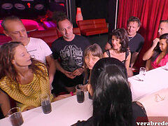 Enthousiasteling, Stel, Duits, Moeder die ik wil neuken, Orgie, Tiener, Tieten likken, Vrouw