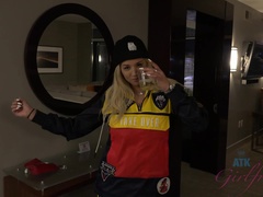 Amateur, Cuarto de baño, Tetas grandes, Rubia, Masturbación, Orgasmo, Público, Mojado