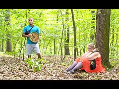 Keely Kee's Big Ass and Huge Tits Get Out of Control in Public with Two strangers