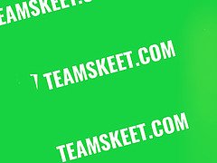 Blasen, Braunhaarige, Handjob, Riesig, Lecken, Muschi, Jungendliche (18+), Flotter dreier