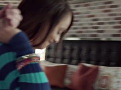Brunette brune, Éjaculation interne, Fille latino, Enceinte, Tatouage, Adolescente