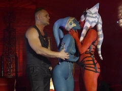Threesome scene from 'Star Wars Underworld' porn parody