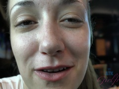 Enthousiasteling, Zwart, Bruinharig, Vriendin, Harig, Slipje, Doordringend, Roken