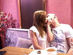 Leie, Blasen, Spermaladung, Freundin, Öffentlich, Ablutschen, Jungendliche (18+)