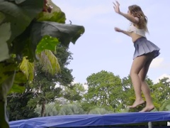 Big Tit Babe Twerks on Trampoline