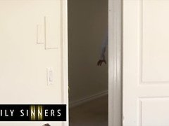 Постарше, Глубокая глотка, Собачьи, Хд, Поцелуи, Милф, Тату, Шлюха