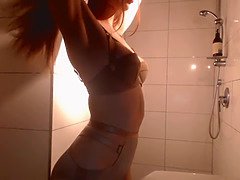 Leie, Braunhaarige, Hd, Masturbation, Dusche, Erotischer film, Solo, Jungendliche (18+)