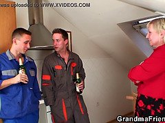 Kont, Grote mammen, Blond, Rijpe lesbienne, Kut duiken, Realiteit, Trio, Tieten likken
