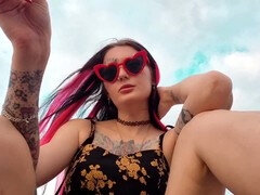 Playa, Dominacion femenina, Fetiche, Maduro, Madres para coger, Amante, Fumando, Tatuaje