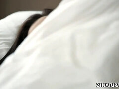 Anal, Sucer une bite, Brunette brune, Tir de sperme, Doigter, Hd, Embrassement, Criant