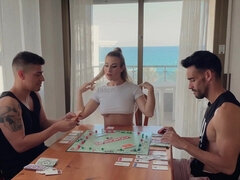 Любители, Жопа, Большая жопа, Минет, Домашнее видео, Натуральные сиськи, От первого лица, Втроем